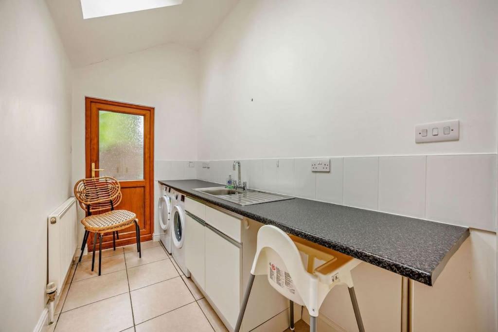 Beautiful 4-5 Bedroom Village House With Rural Views Salford  Ngoại thất bức ảnh